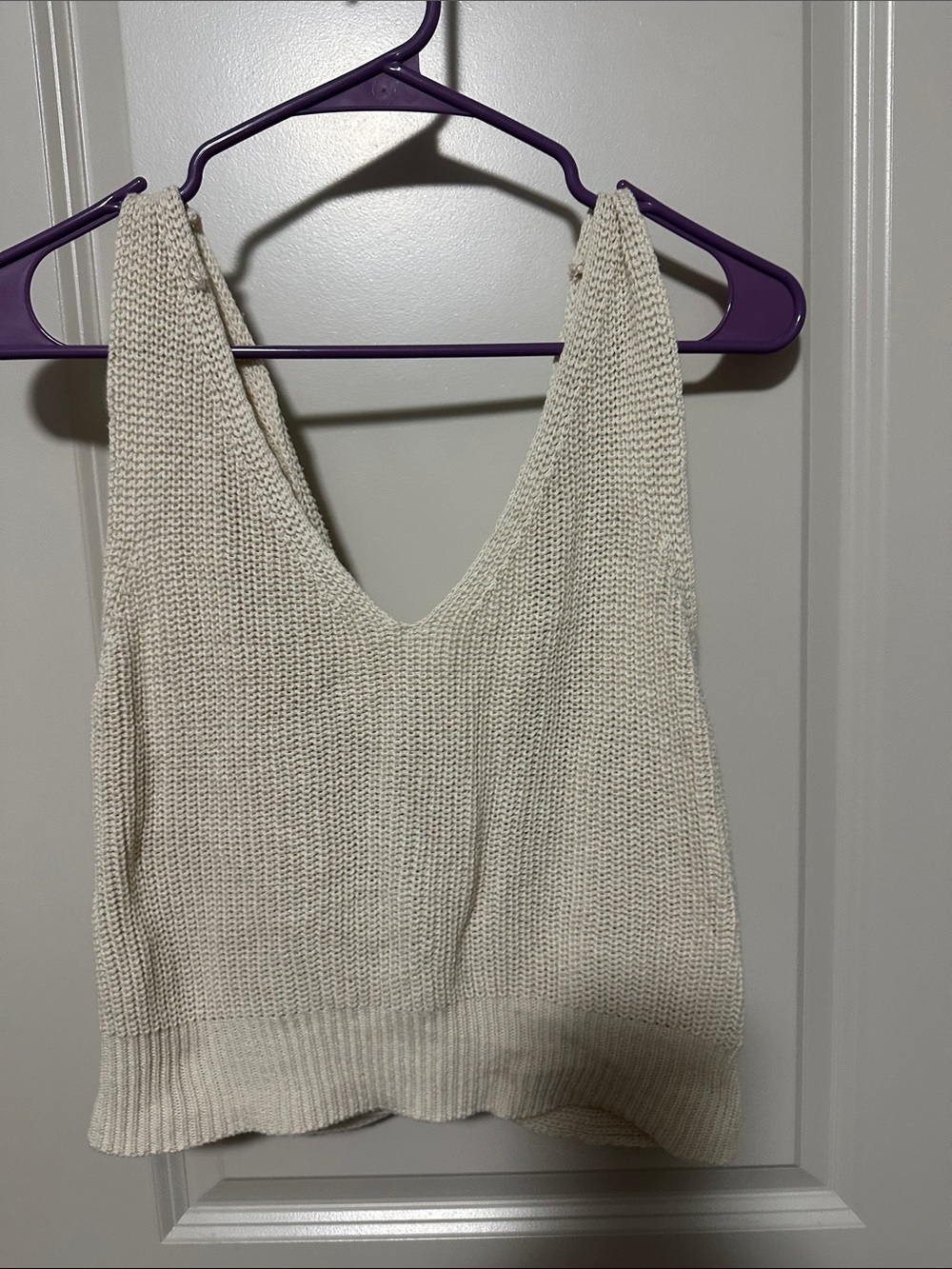 Cream Knit V‑Neck Cropped Tank